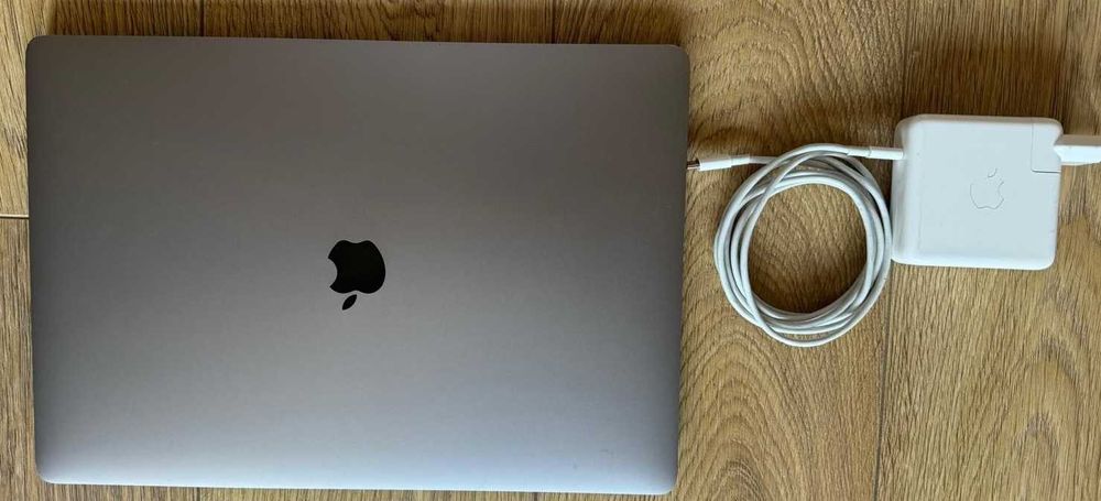 Apple MacBook Pro 16" i7 32GB RAM 512GB SSD
