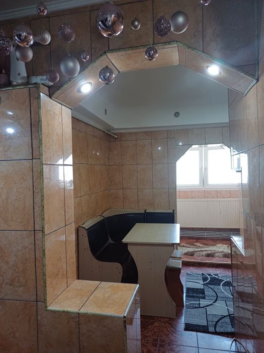 vand apartament cu 3 camere