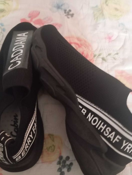 Продавам дамски обувки