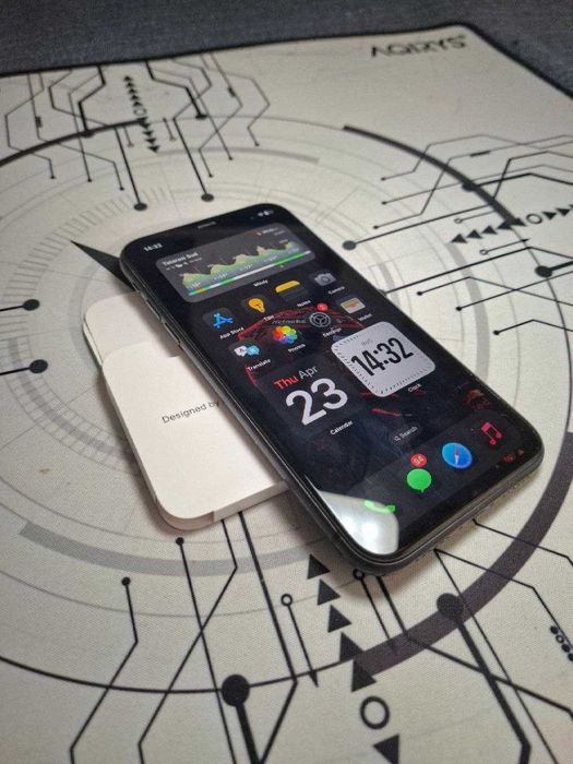 iPhone 11, 128 GB, în stare bună, cu husă inclusă!!