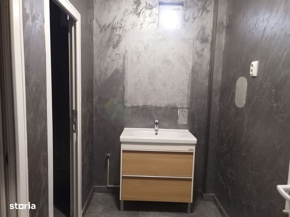 Spatiu Comercial amenajat 70mp / Otopeni central