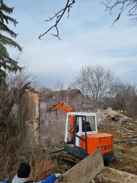 Услуги с мини багер комбиниран багер и самосвал