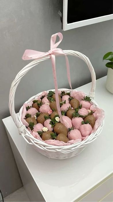 Клубника в шоколаде в Алмате