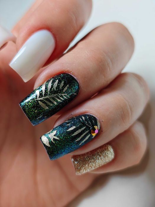 Маникюр + дизайн  в подарок