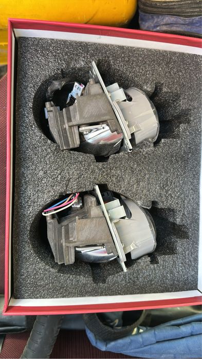 Линзы Toyota Hilux