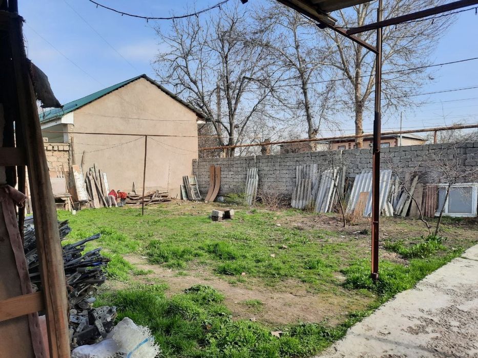 Продаётся участок 5,4 сотки.Вьезд для машины есть,Сергели-12.