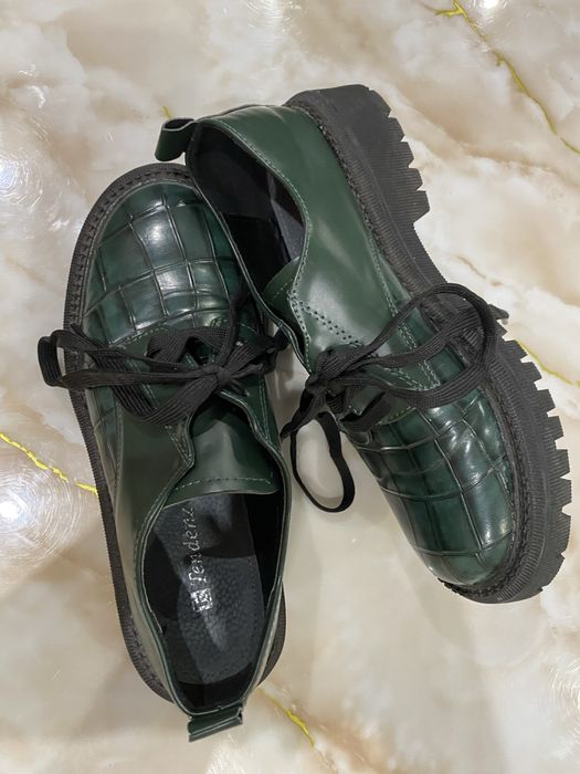 Обувки , неносени