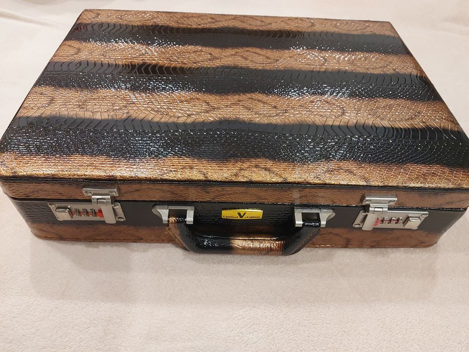 Geantă  Diplomat cu cifru,model deosebit Șarpe-Editie Limitata!!!