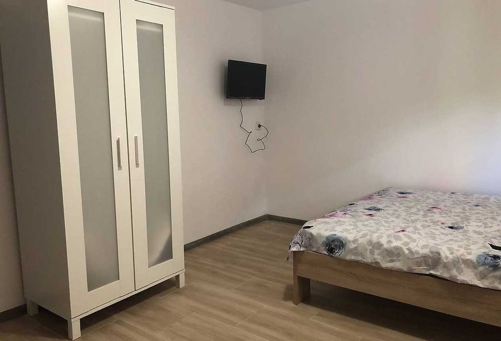 Дава се под наем Тристаен апартамент в Бургас, Лазур - 50 кв.м за 250 € - Снимка #3