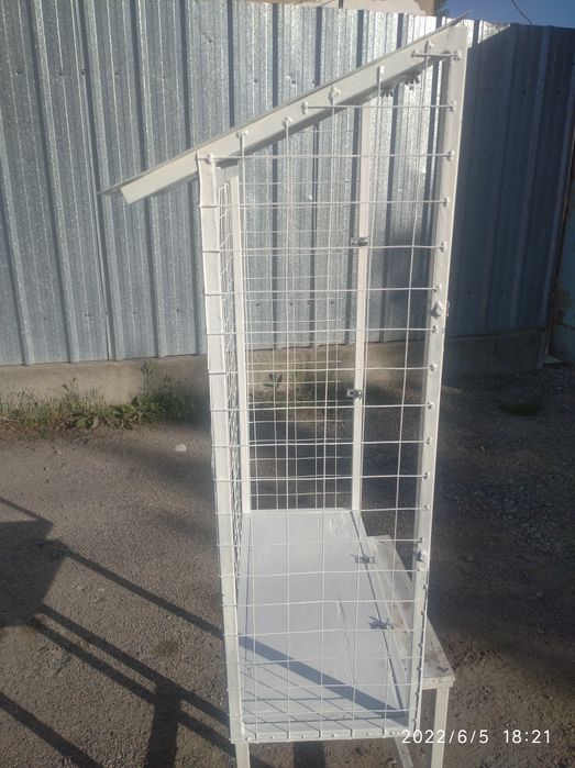 Кошка на окошке,  балкон для кошки