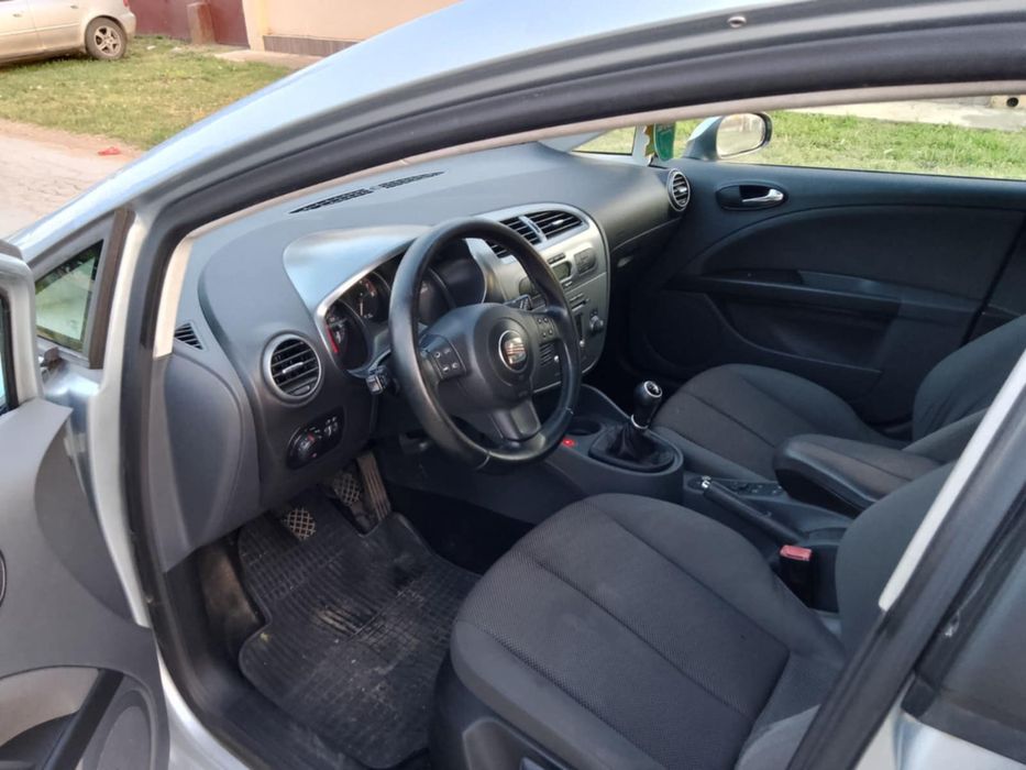 Продава се сеат леон 1.4 бензин