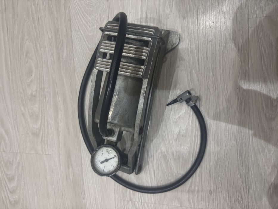 Насос для авто в отличном состоянии можно договорится цена 700000