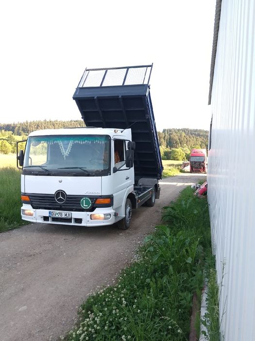Mercedes atego 818 basculabil 3 parti basculare pe cutie an 2001