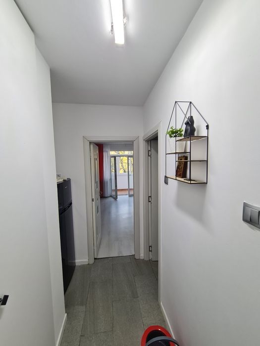 Inchiriez garsoniera METROU Costin Georgian