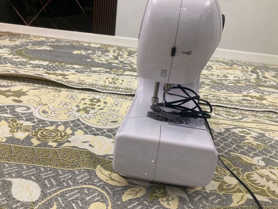 Швейная машинка продаётся новая