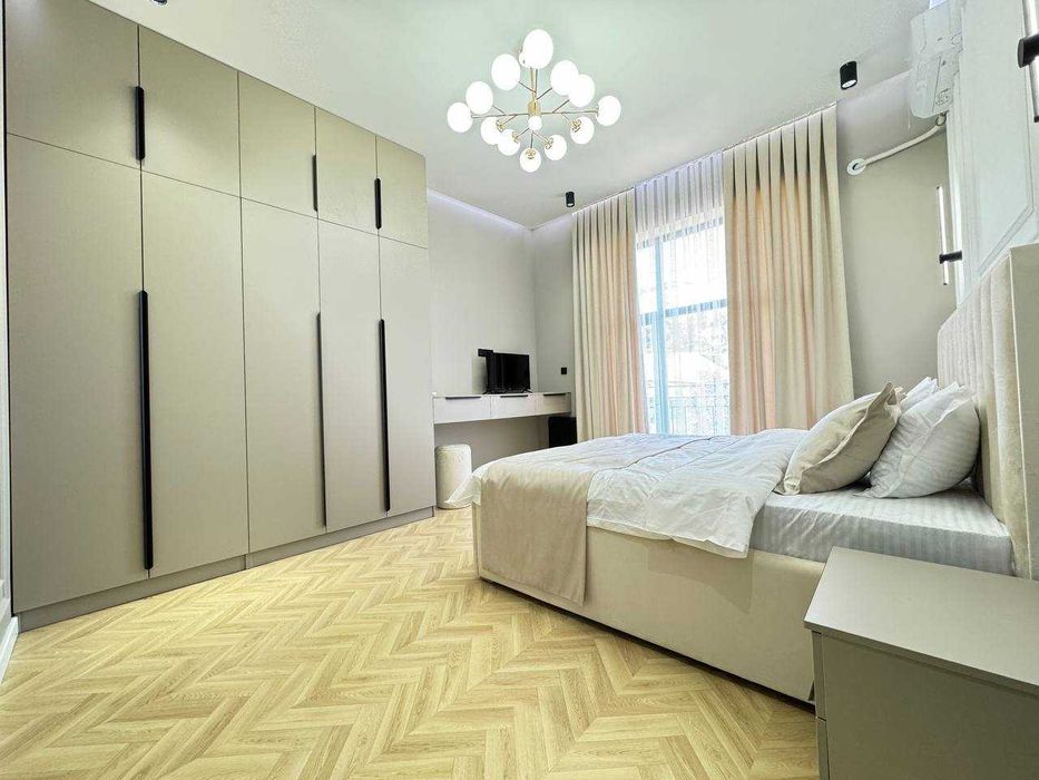 Сдам СРОЧНО  светлую 3х ком кв-ру 8/8 ор-р IT Park в ЖК Edison Р6