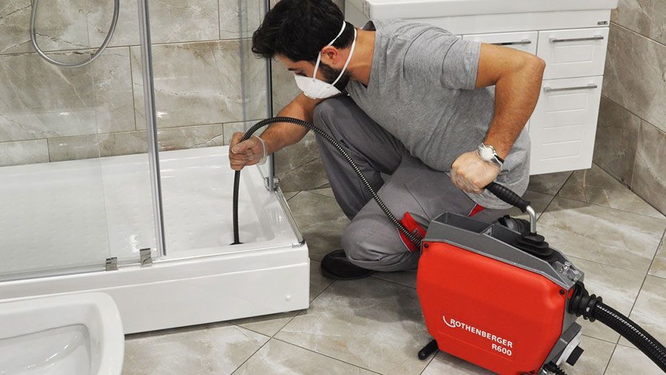 Santexnik Kanalizatsiya tozalash hiznati apparat bilan 24/7