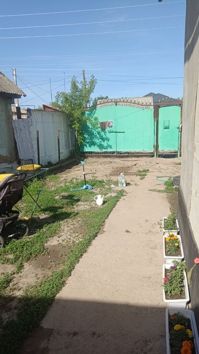 Продам два дома ближе к центру