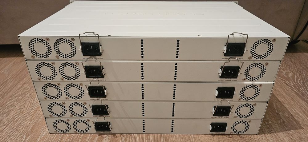 Коммутаторы MikroTik CRS354-48G-4S+2Q+ (48 портов, SFP+/QSFP+)