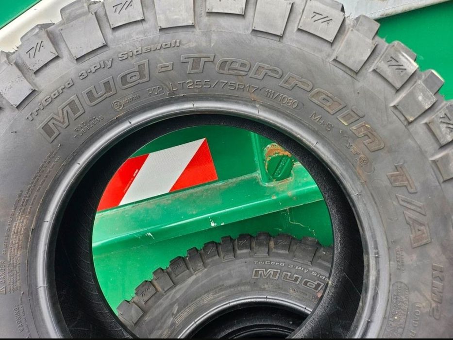 BF Goodrich MuD Terrain T/A 255/75 R17 111/1080 M+S, DOT 2021.