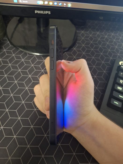 Dau Iphone 12+ps pe telefon