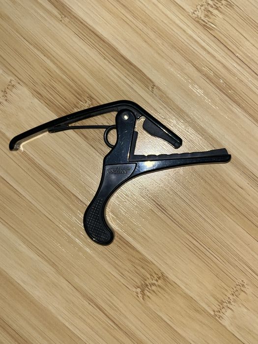 Chitara acustica + capodastru