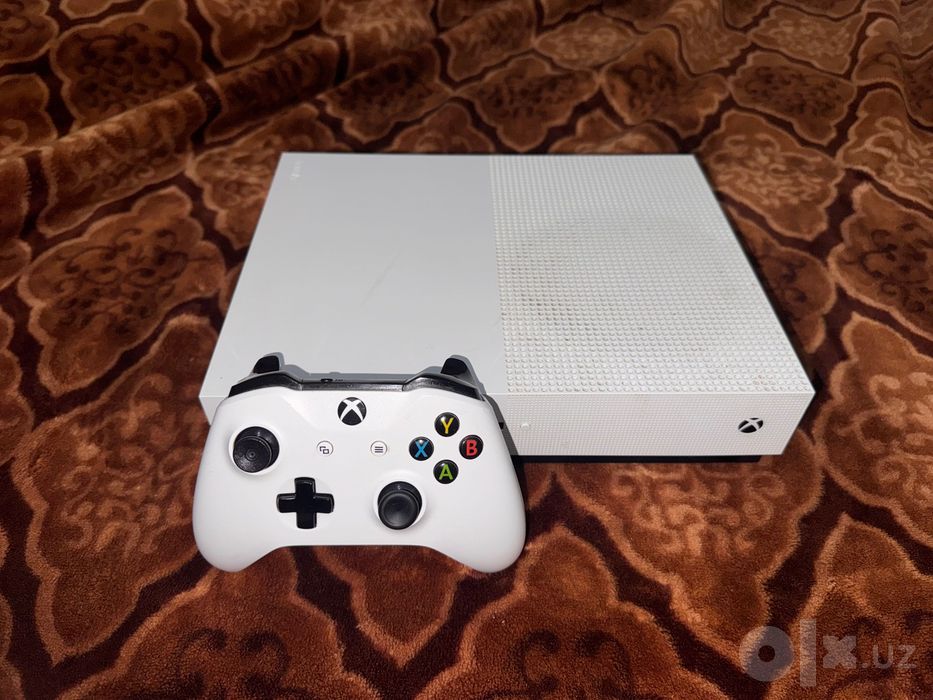 Xbox One S 1TB Gears of War