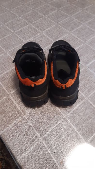 Продам кроссовочки на мальчиков