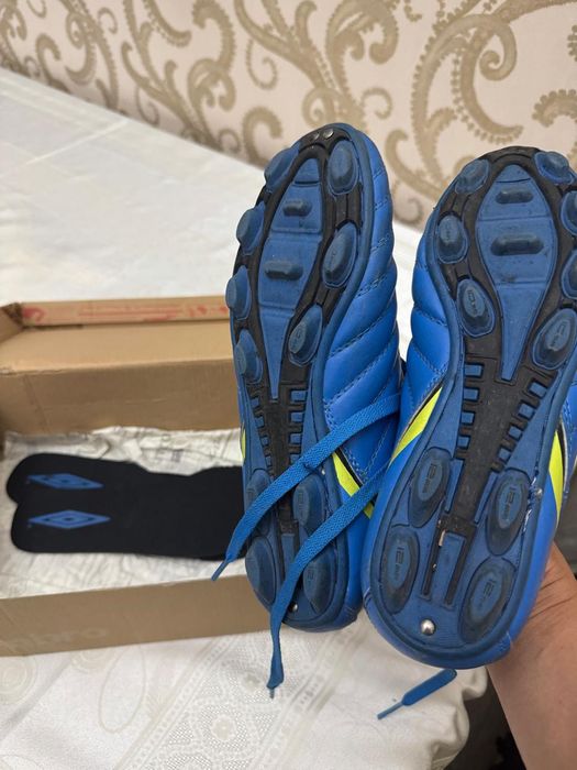 Бутсы  37 размер