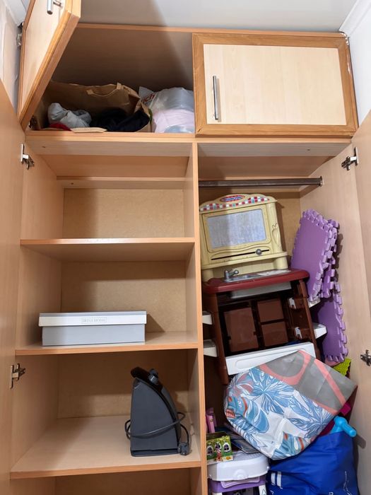 Шкафы много что хранит!