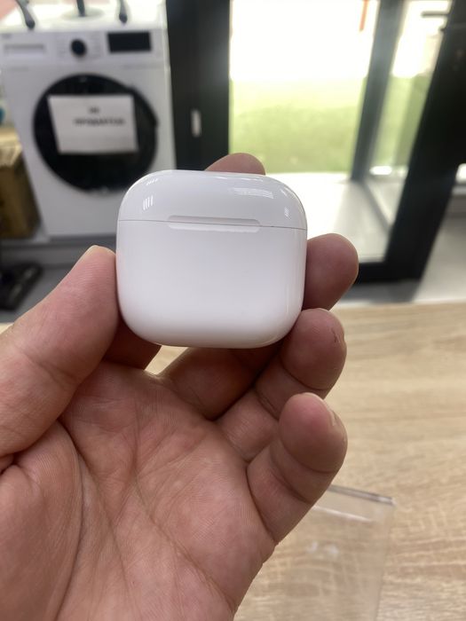 Airpods 4.   (A4)