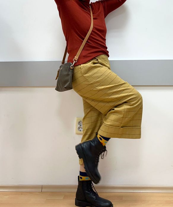 Страхотен авангарден бутиков вълнен панталон Phisique du role