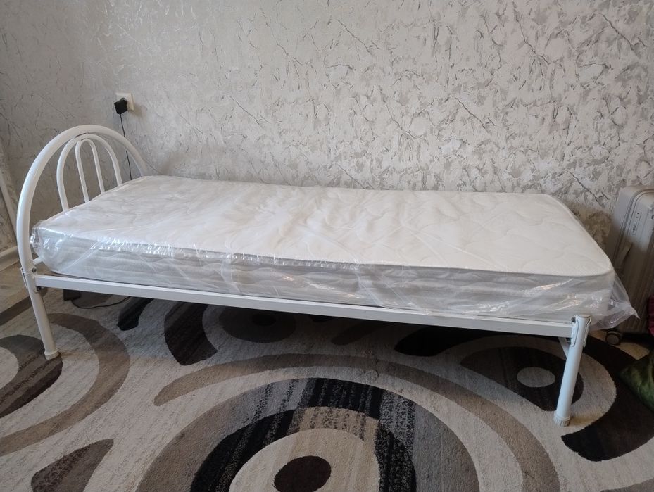 Продаю кровать в хорошем состоянии