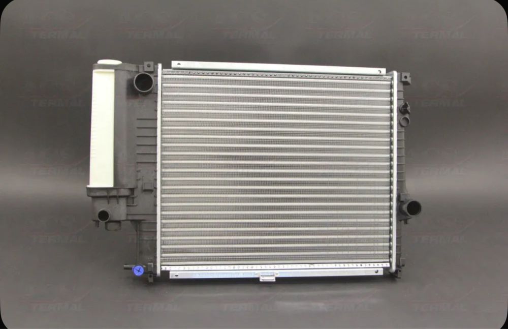 Продам Радиатор БМВ Е39