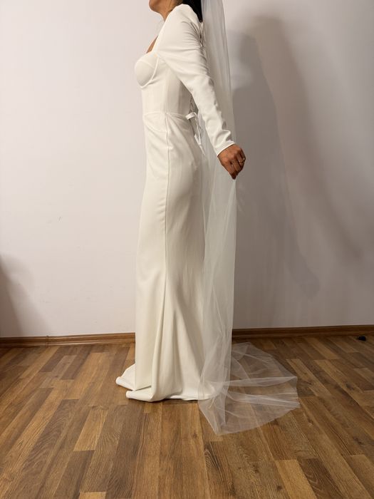 Vand  rochie de mireasa noua cu eticheta si  cu voal- Sibiu- Marime S-XS
