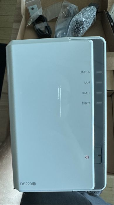 Сетевое хранилище NAS Synology DS220j