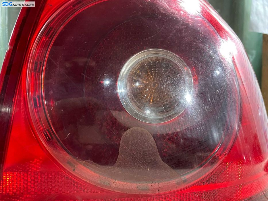 Stop Lampa Tripla Dreapta Volkswagen Golf 5 Hatchback Scurt 2004 - 2008 Cod 1K6945096Q 89031823 (Interior Prafuit) [LR0473]