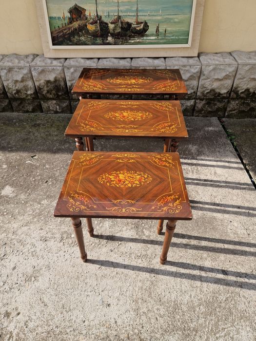 Страхотен к-т антикварни английски масички 3 броя