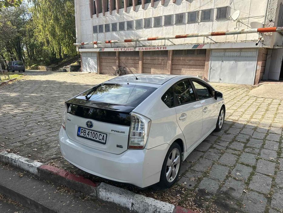 Toyota prius хибрид