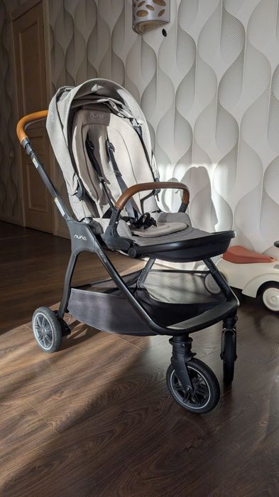 Nuna triv коляска