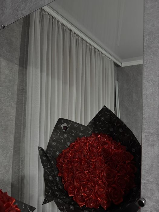 Розы из атласных лент