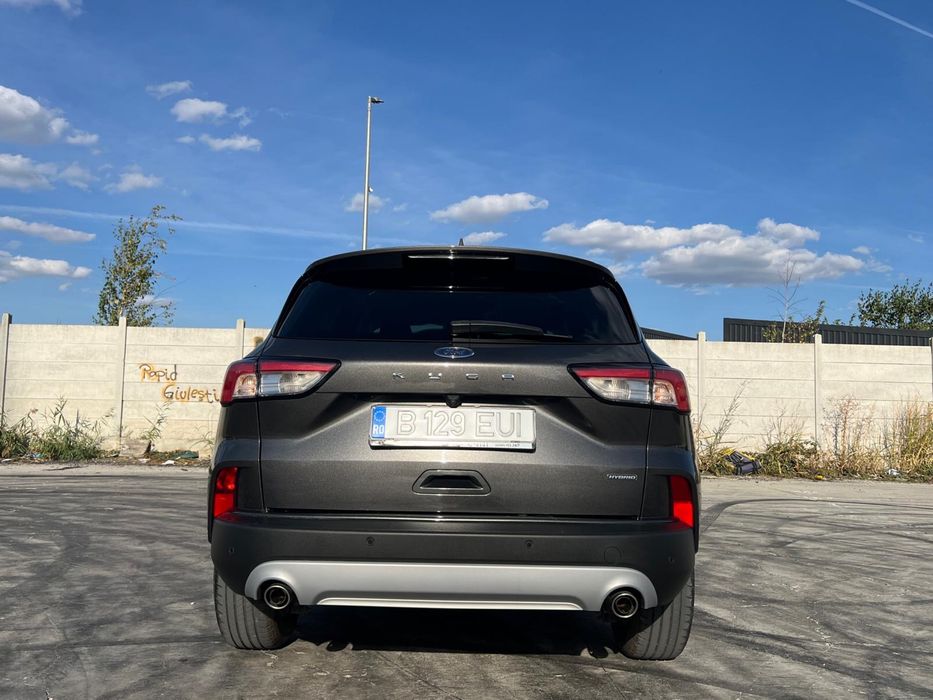 FORD Kuga 2023 — imagine 4