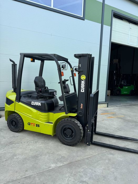 Stivuitor NOU CLARK GTS25 2,5t Diesel GPL Garantie 5 ani din STOC