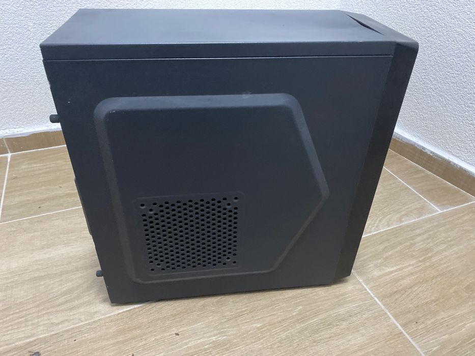 Компютър настолен