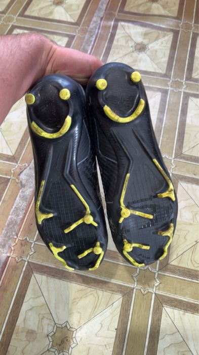Ghete de fotbal nike