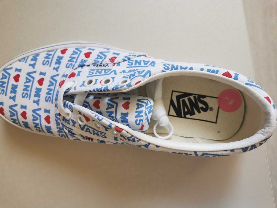 НОВИ Кецове Vans