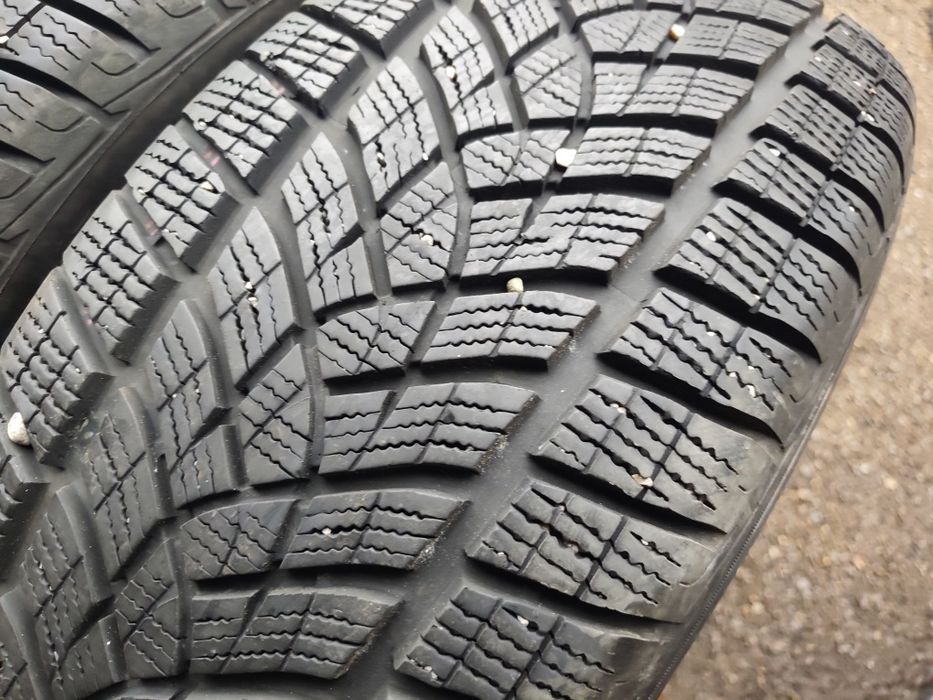 235/55/19" 4бр Good year ultra grip performance, dot3922,7-8mm