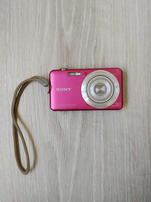 Продаётся винтажная фотокамера Sony DSC-W710