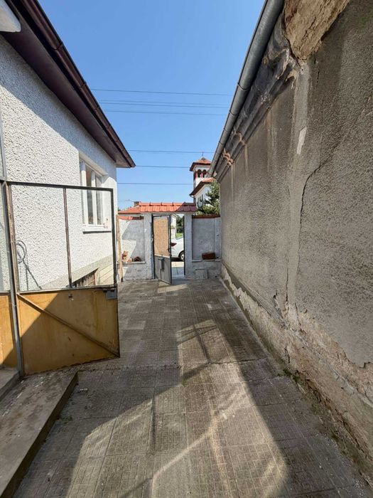 Къща в село Поповица на Топ Локация