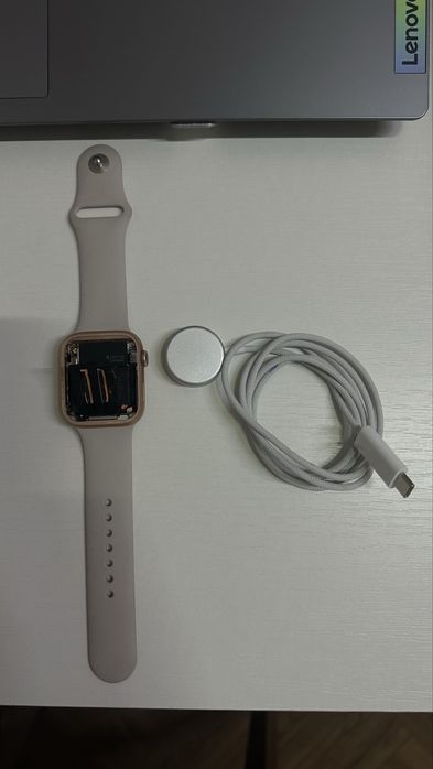 Apple Watch SE 44mm